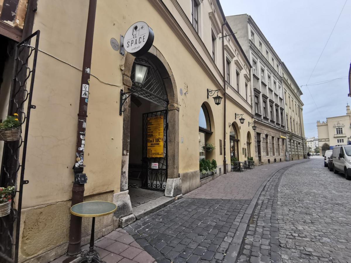 Jacuzzi Apartment Main Square Krakow Bagian luar foto