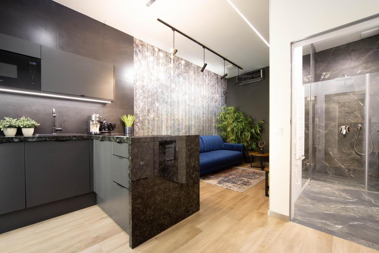 Jacuzzi Apartment Main Square Krakow Bagian luar foto