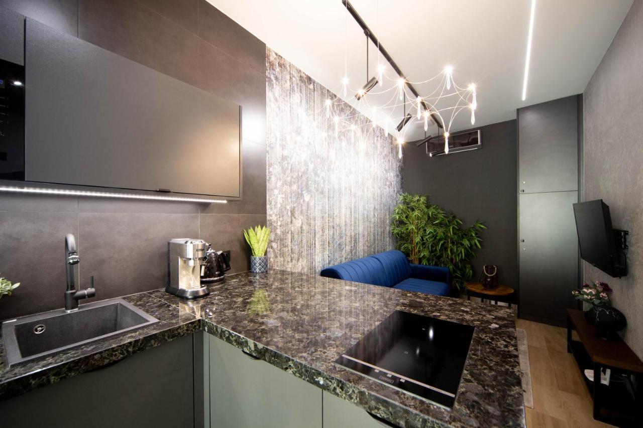 Jacuzzi Apartment Main Square Krakow Bagian luar foto