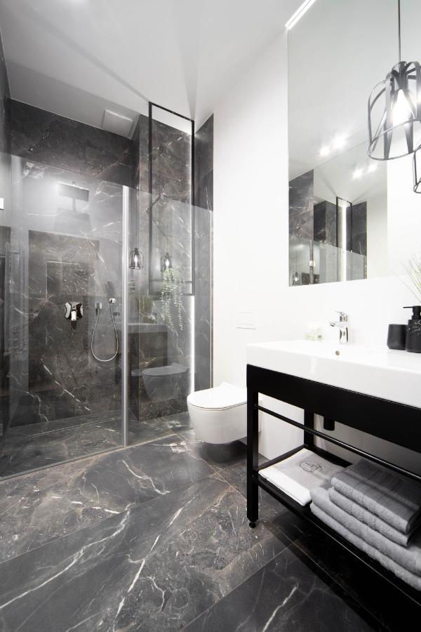 Jacuzzi Apartment Main Square Krakow Bagian luar foto