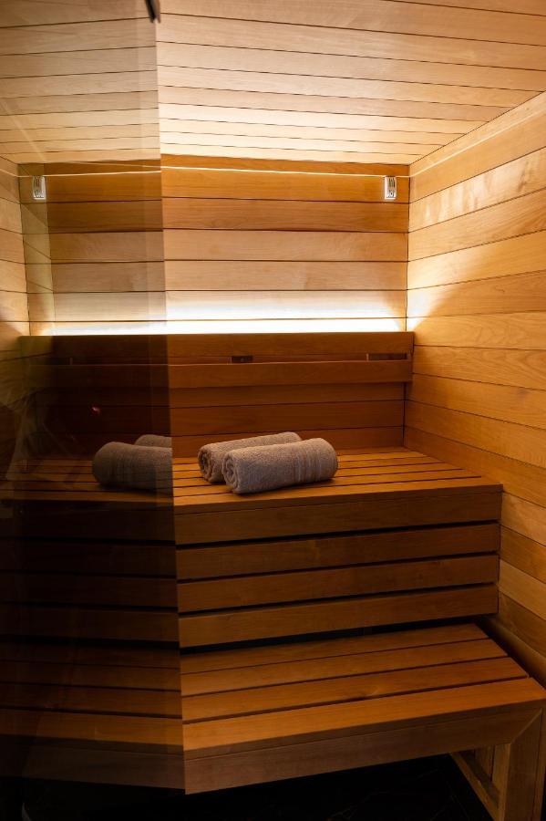 Jacuzzi Apartment Main Square Krakow Bagian luar foto