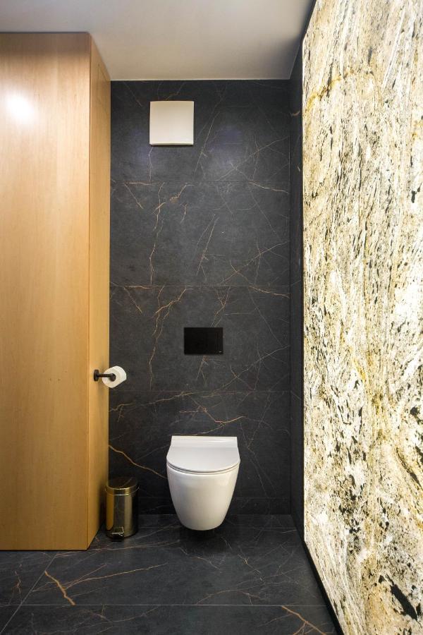 Jacuzzi Apartment Main Square Krakow Bagian luar foto