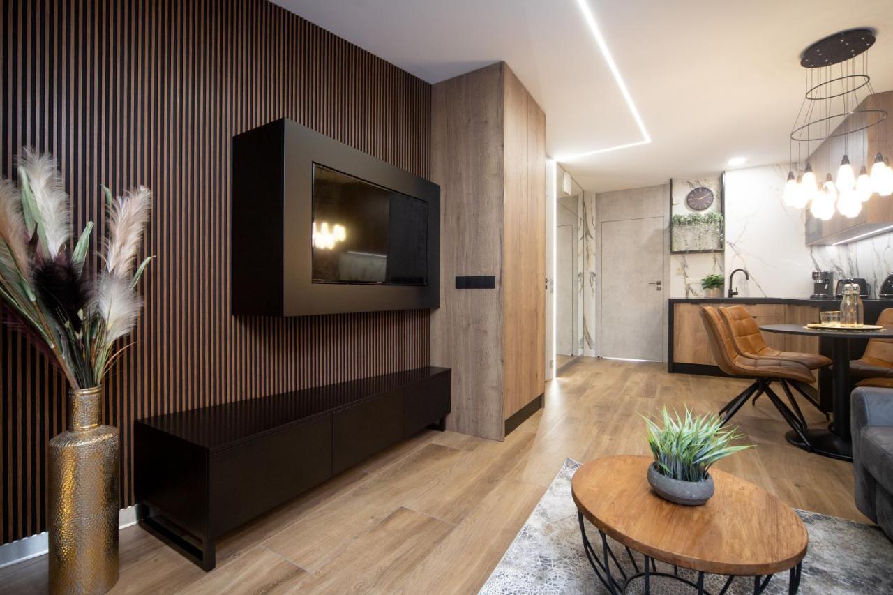 Jacuzzi Apartment Main Square Krakow Bagian luar foto