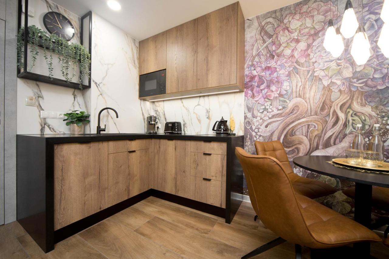 Jacuzzi Apartment Main Square Krakow Bagian luar foto